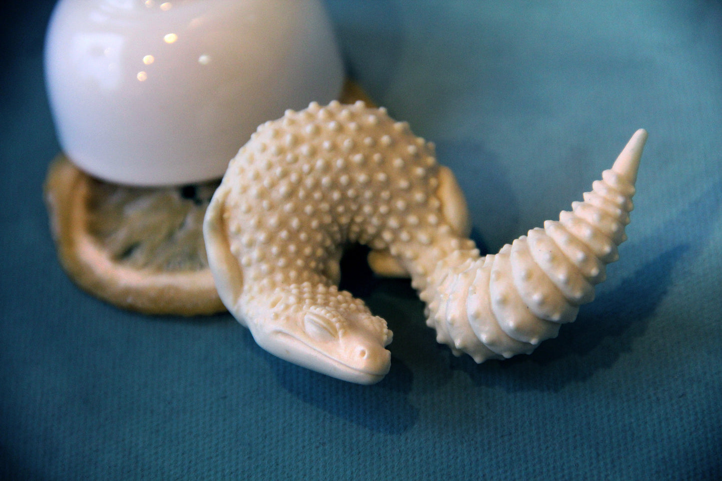 Gecko in Teacup Figurine - Model Kit