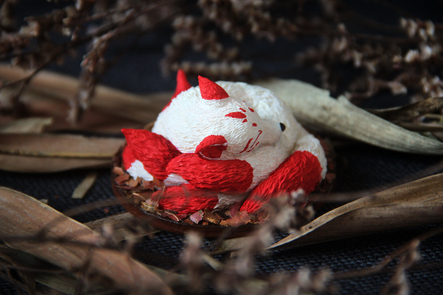 Nine Tailed Fox Figurine (Kurama / Gumiho) - Oinari White