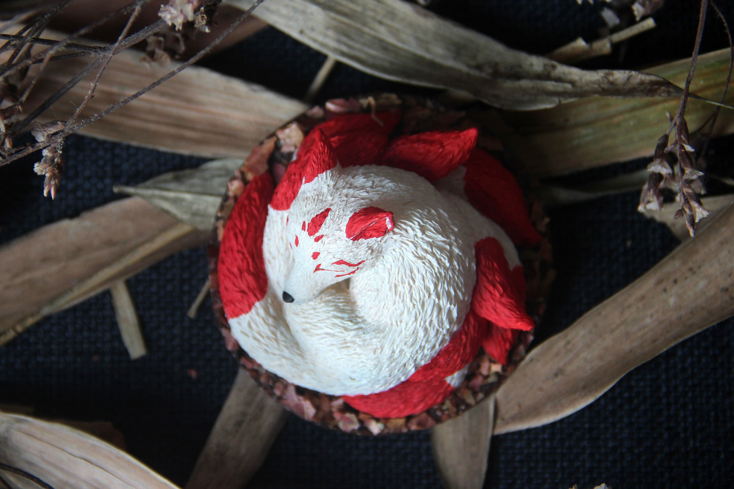 Nine Tailed Fox Figurine (Kurama / Gumiho) - Oinari White