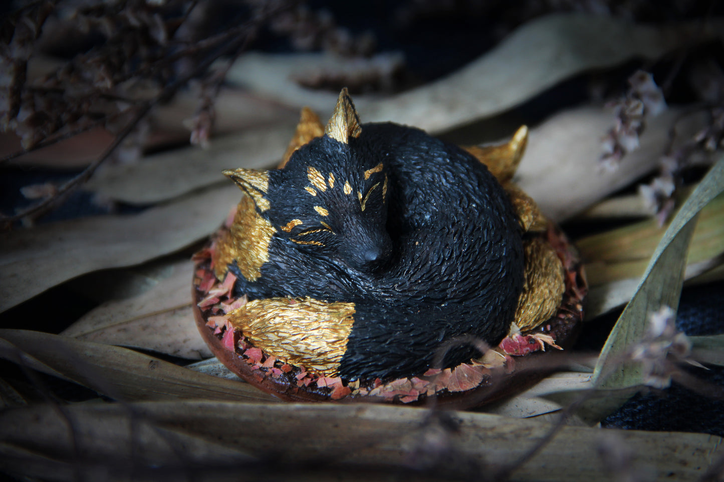 Nine Tailed Fox Figurine (Kurama / Gumiho) - Oinari Black