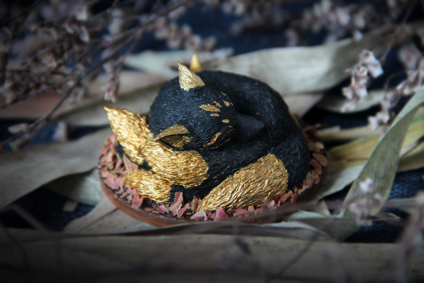 Nine Tailed Fox Figurine (Kurama / Gumiho) - Oinari Black