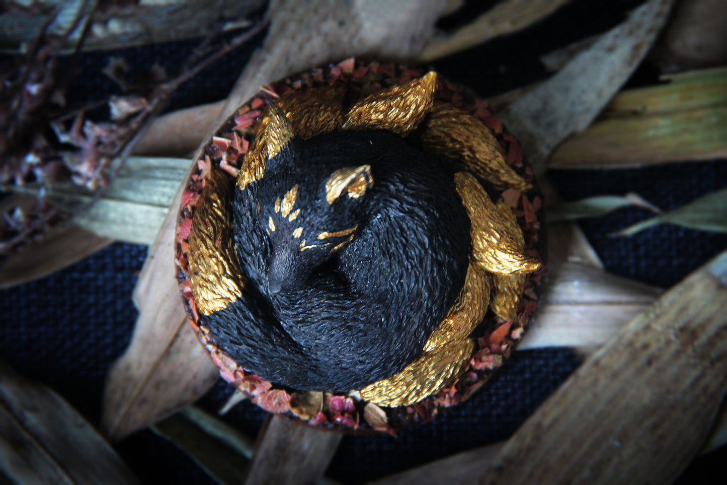 Nine Tailed Fox Figurine (Kurama / Gumiho) - Oinari Black