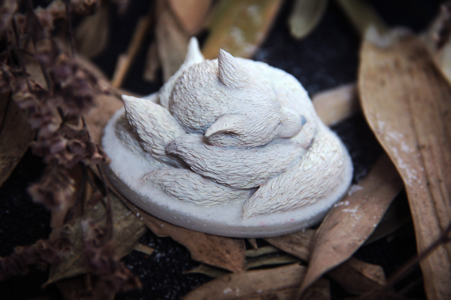 Nine Tailed Fox Figurine (Kurama / Gumiho) - White