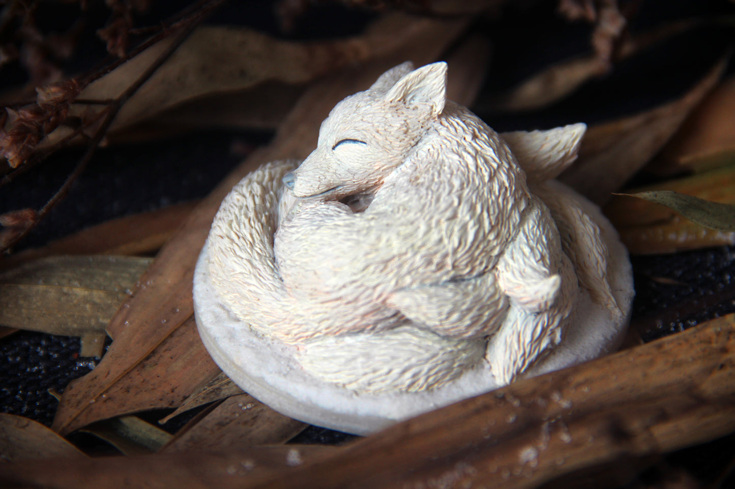 Nine Tailed Fox Figurine (Kurama / Gumiho) - White