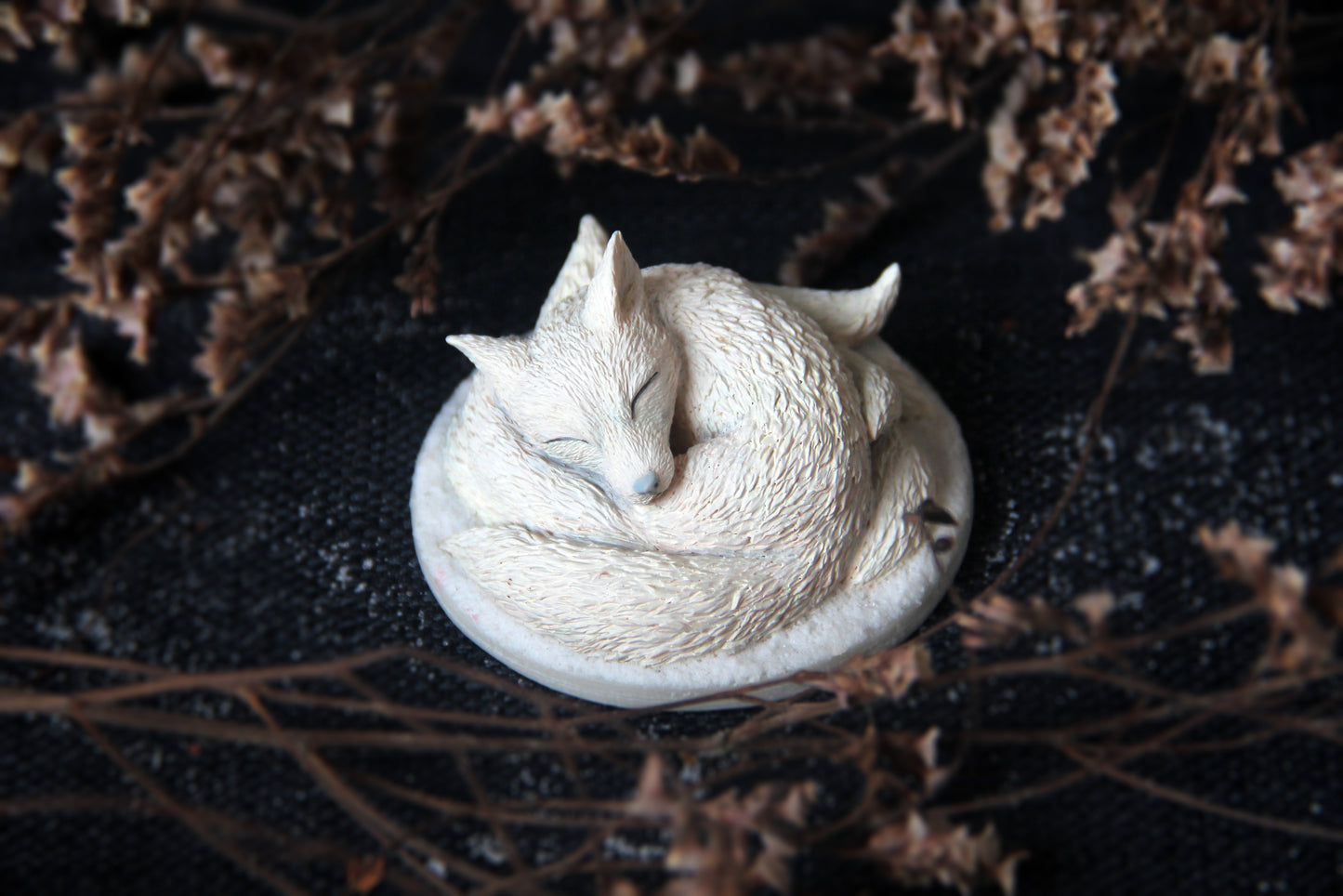 Nine Tailed Fox Figurine (Kurama / Gumiho) - White