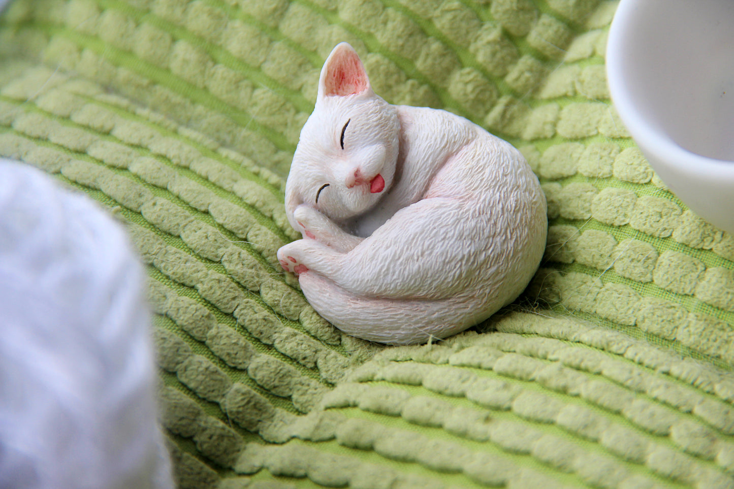 Cat in Teacup Figurine - White