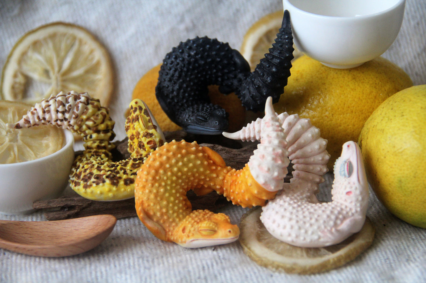 Gecko in Teacup Figurine - Leopard Gecko Nova